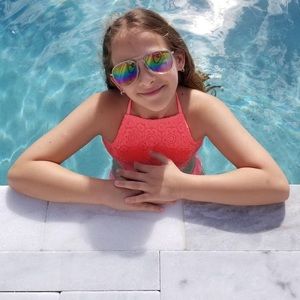 Meet your Posher, Kira